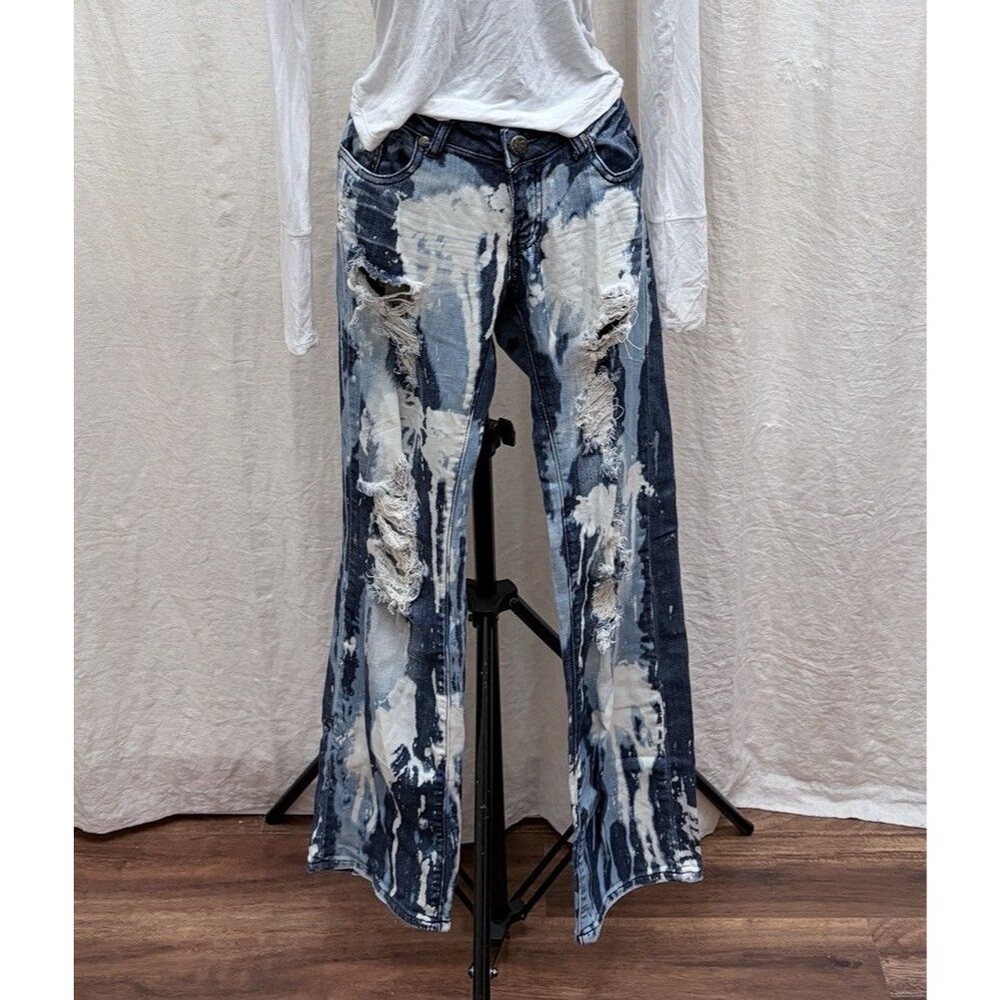 Machine Brand Distressed Paint-Splatter Straight Leg Jeans - Blue and White